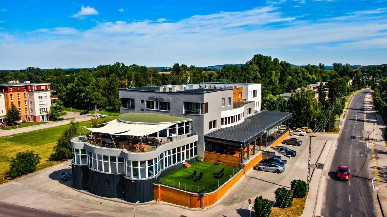 Hotel Kristaly Konferencia & Wellness Ajka 외부 사진